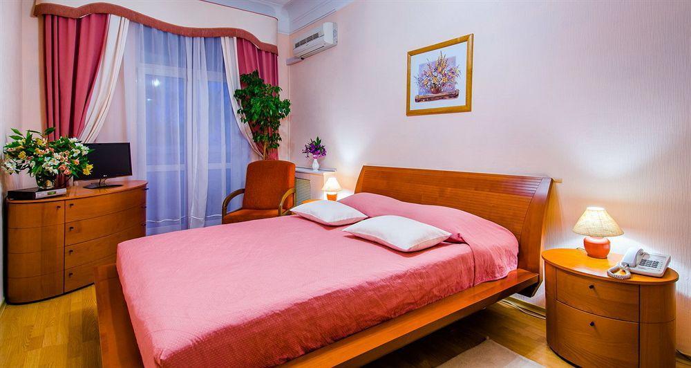 Boutique Apart-Hotel Sherborne Киев Екстериор снимка