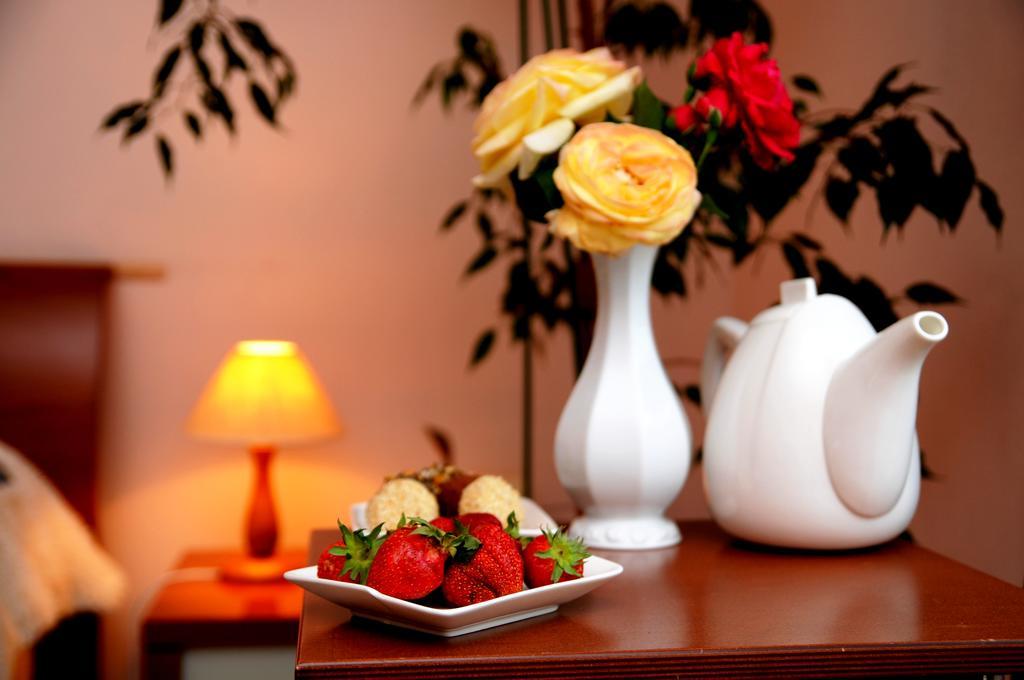 Boutique Apart-Hotel Sherborne Киев Екстериор снимка