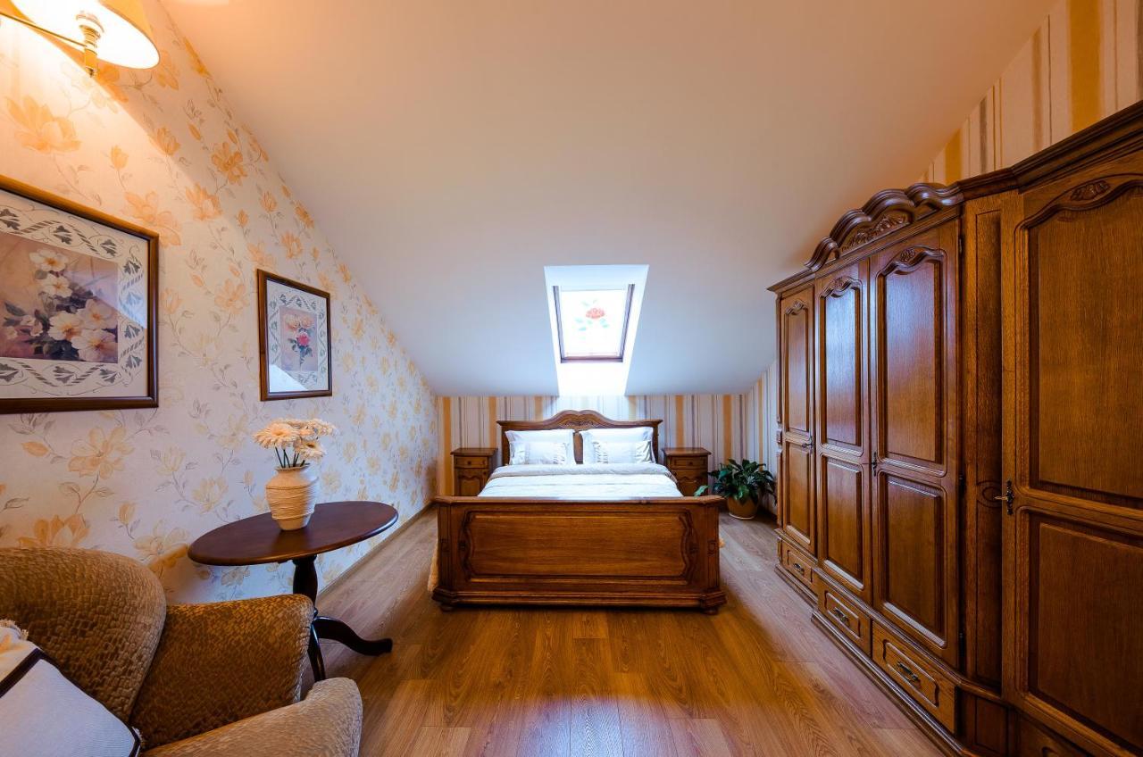 Boutique Apart-Hotel Sherborne Киев Екстериор снимка